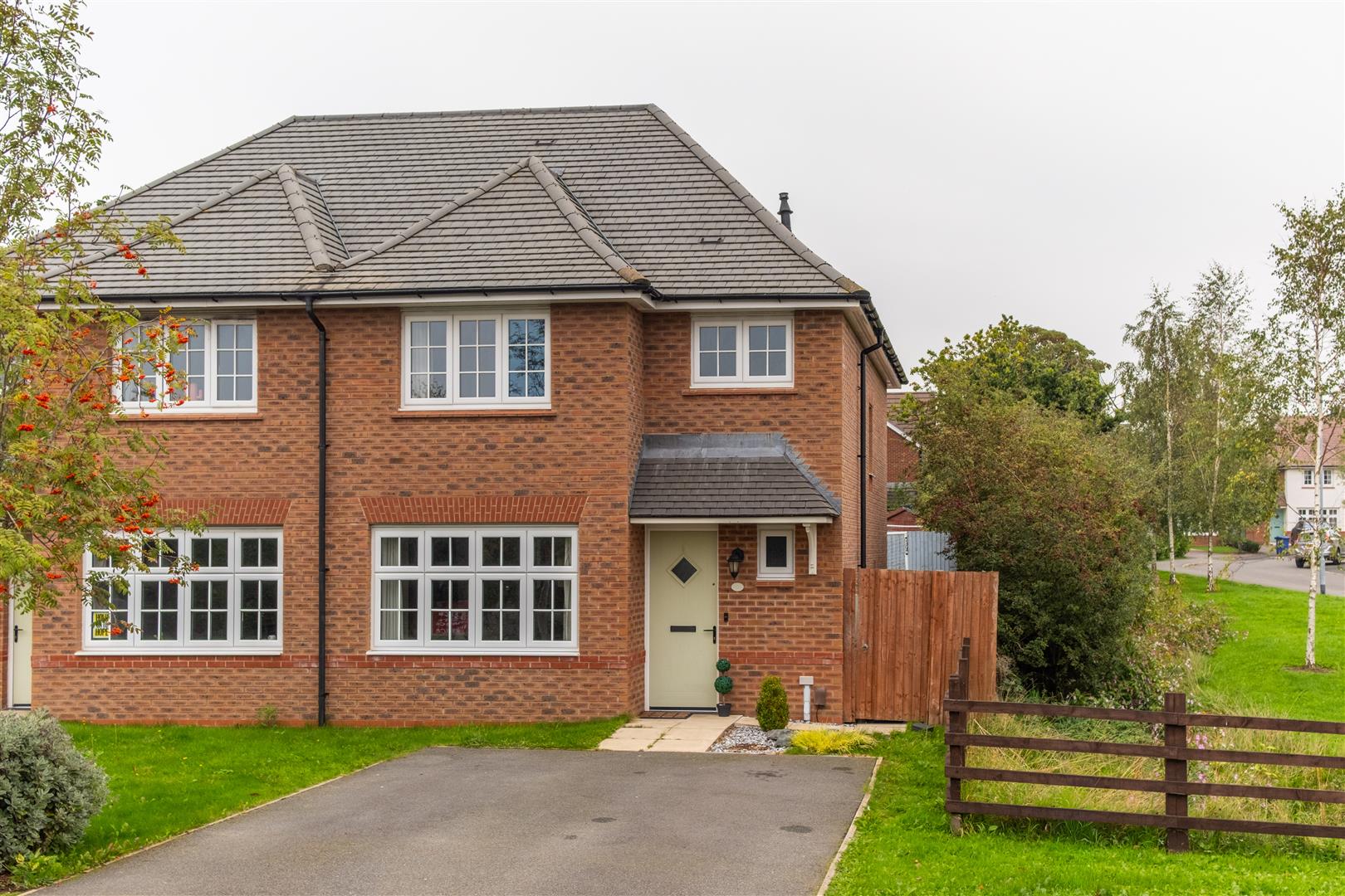 3 bed property in Parkhurst Avenue, Leyland